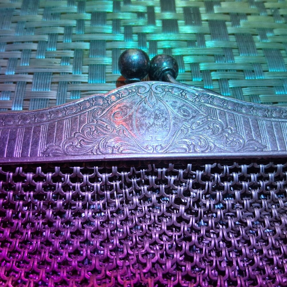 Shimmering (1910-1920) German-Ag Mesh Coin Pouch with Crest Plate & Talon Zipper - Picture 12 of 16